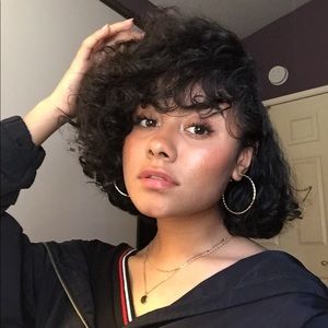 Meet your Posher, Briana